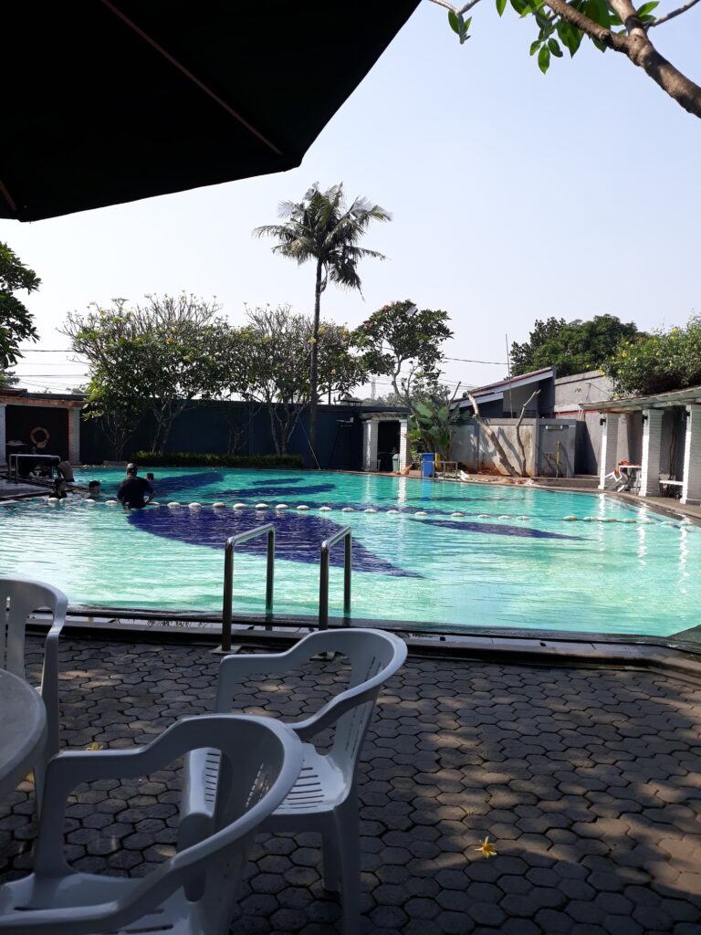 Berenang di Bumi Karang Indah Sport Center, Berapa Tarifnya ?